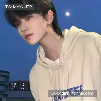 劳麟非